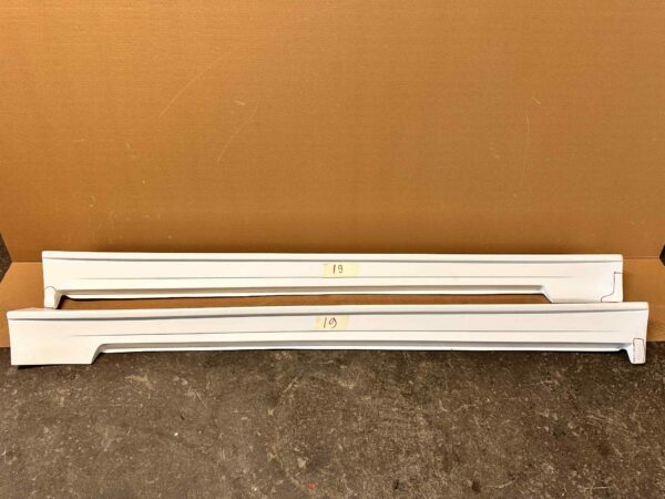 TOYOTA CHASER JZX90 SIDE SKIRTS - Image 1